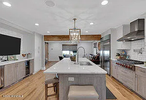 111 Sanborn Ave — Photo 11