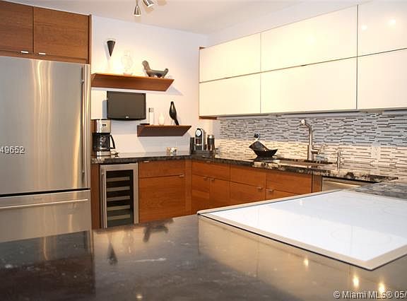 5th image of 11 Island Ave APT 609