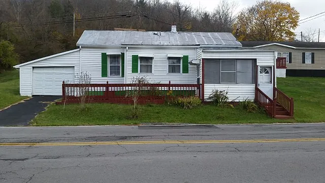 476 Carline Ave photo 1