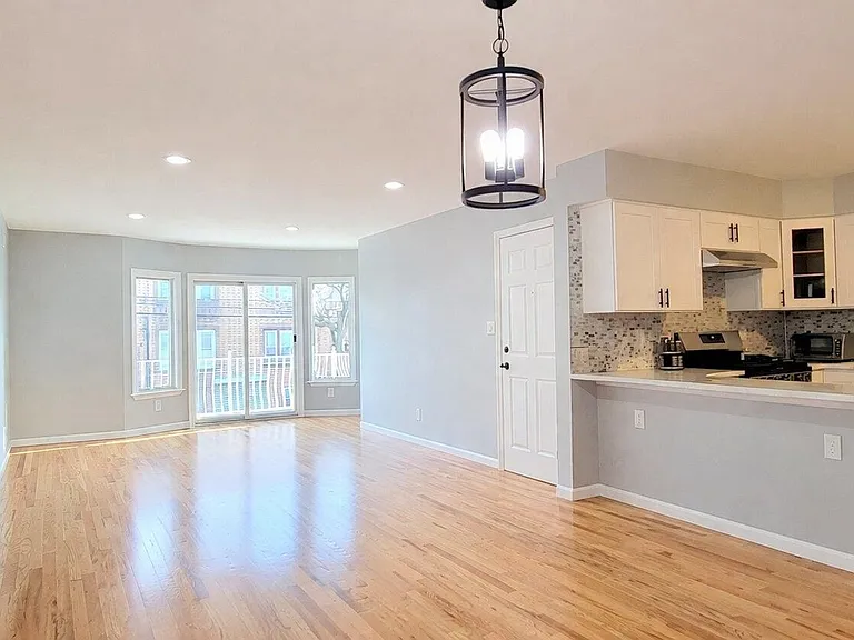 11-13 Wallis Ave #1 — Photo 3