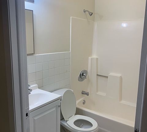 5th image of 3350 W Evergreen Ave #Avenue4-1w