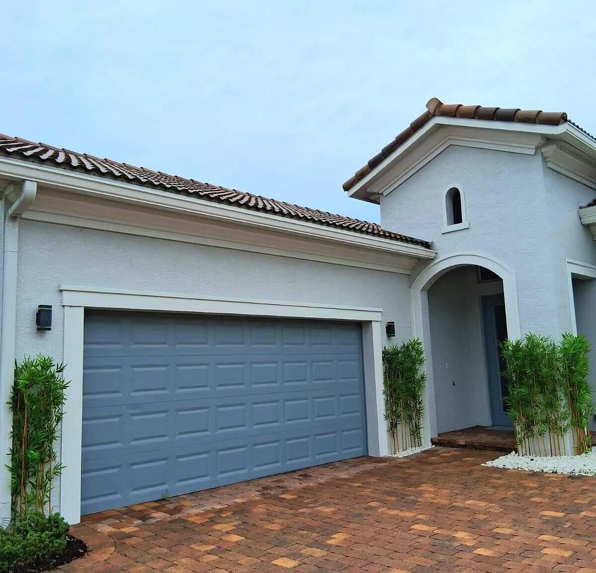 4 bed, 2.5 bath, 2054 sqft, $4,000 — Photo 2