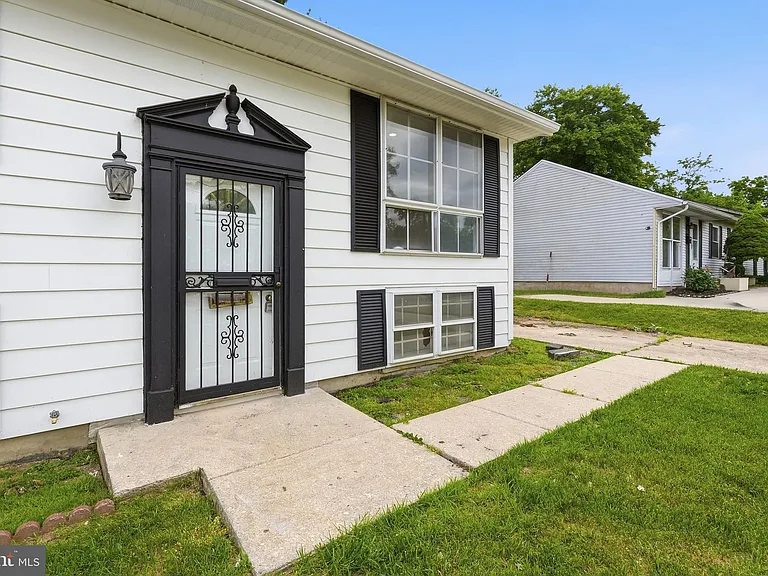 6741 Kincheloe Ave — Photo 4