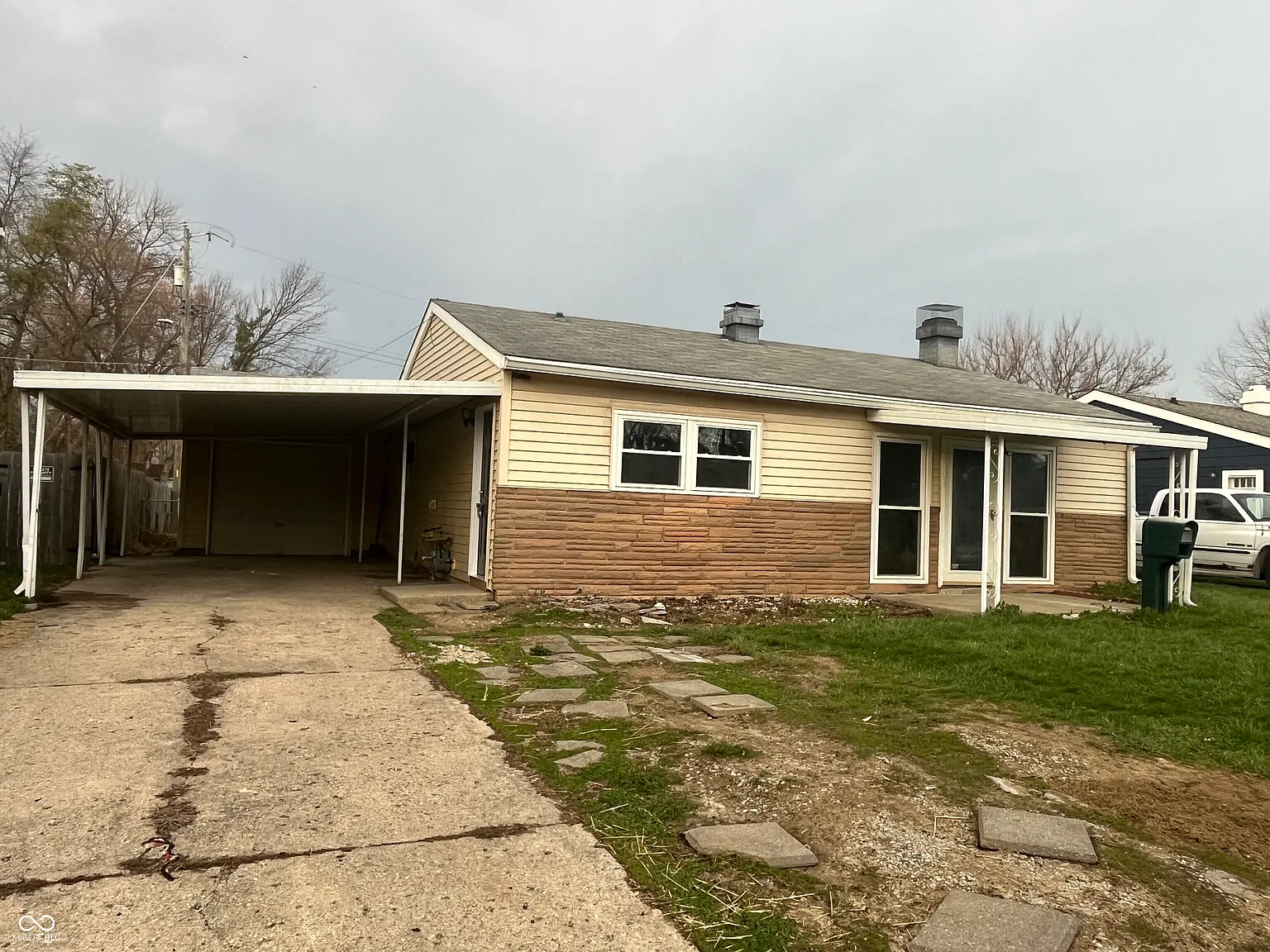 4940 Diana Dr photo 1