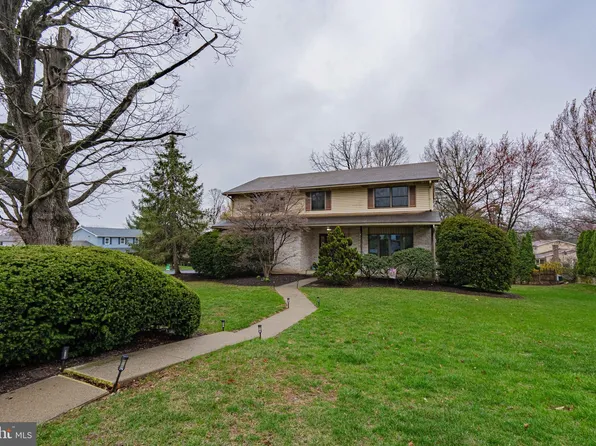 1520 Coventry Rd, Allentown, PA 18104