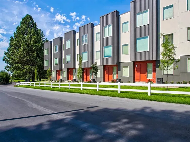 Aero Luxury Townhomes — Photo 26