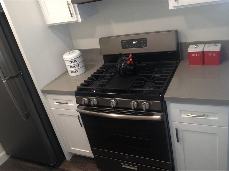 1st image of 109 N Fairway Ln APT 17