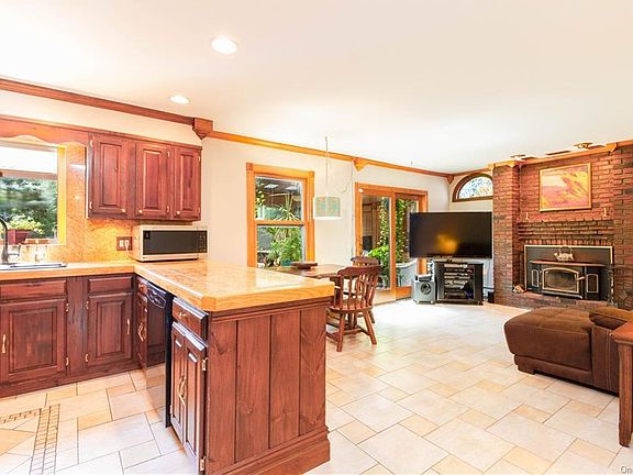 5th image of 26-28 Tryon Cir