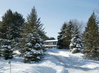 N9349 Woodfield Ct, Mukwonago, WI 53149