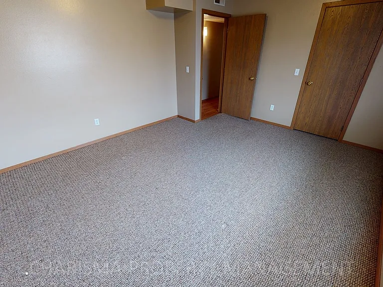 Teakwood Apartments — Photo 21