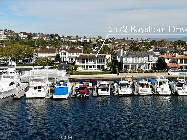 2572 Bayshore Dr — Photo 1