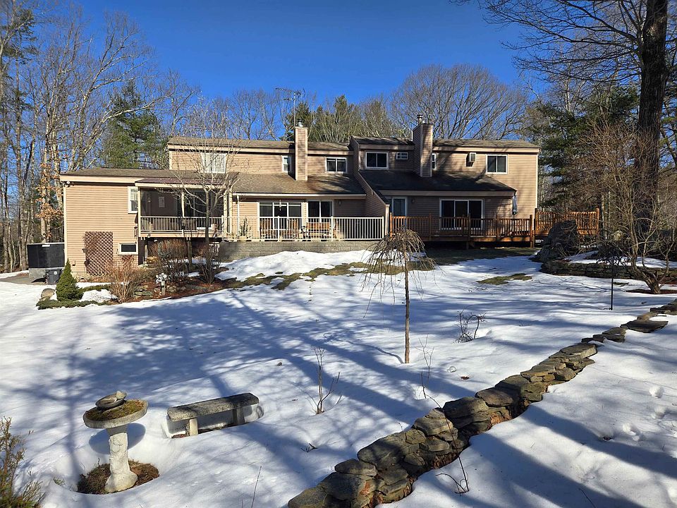2nd image of 30 Maple Avenue