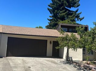941 W 8th St, Santa Rosa, CA 95401