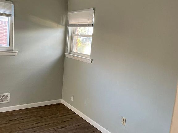 4th image of 4107 Raven St