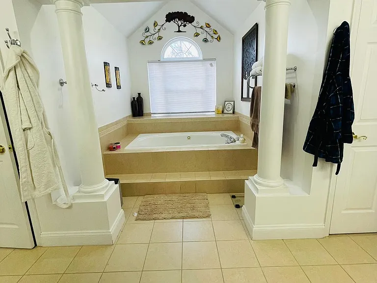 8704 Ashby Ct — Photo 37