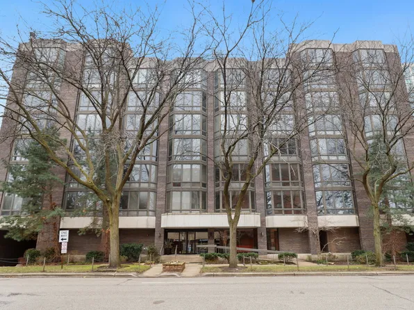 522 Church St APT 6A, Evanston, IL 60201