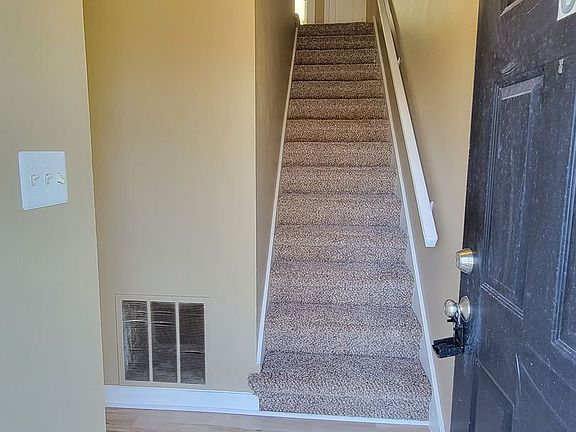 3rd image of 9112 Parktop Ln APT C
