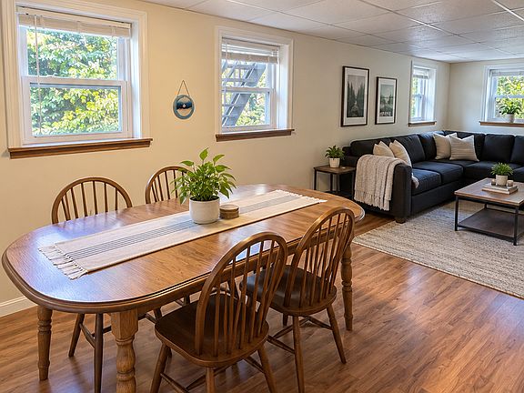 4th image of 6 Cassidy Ln #A