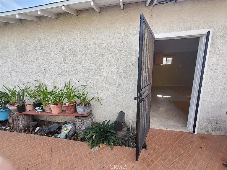 14527 S Berendo Ave — Photo 9