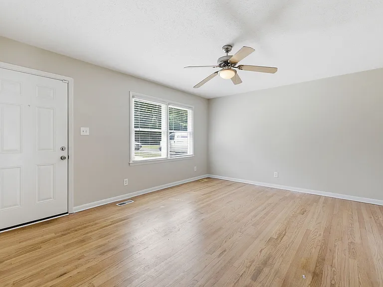 203 Lane Of Sir Lancelot — Photo 4