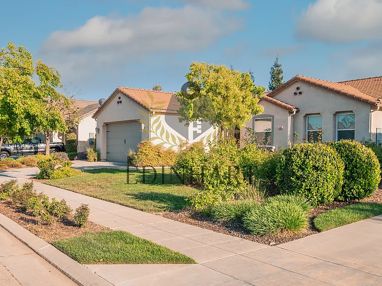 3952 Serena Ave — Photo 2