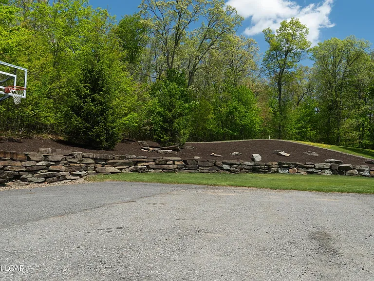 228 Windsor Way — Photo 41