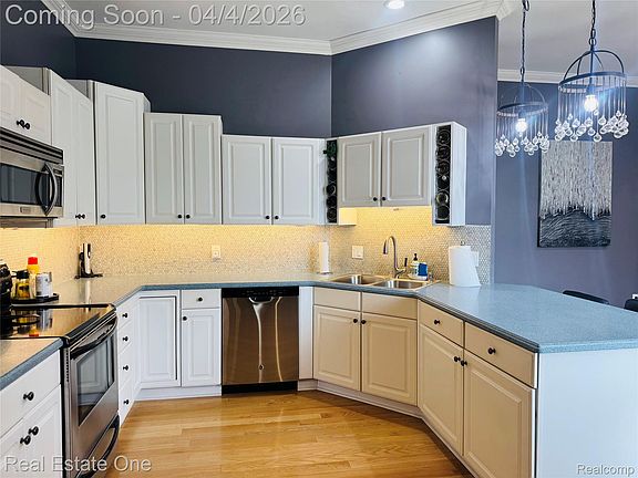 5th image of 2171 Crystal Dr #28