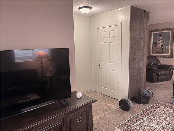 4th image of 605 Dayton Avenue E
