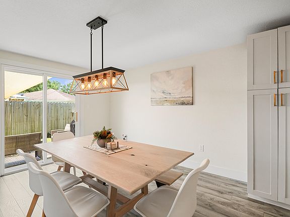 4th image of 1860 Whispering Oaks Ln