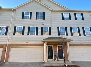 267 Evergreen Cir, Gilberts, IL 60136