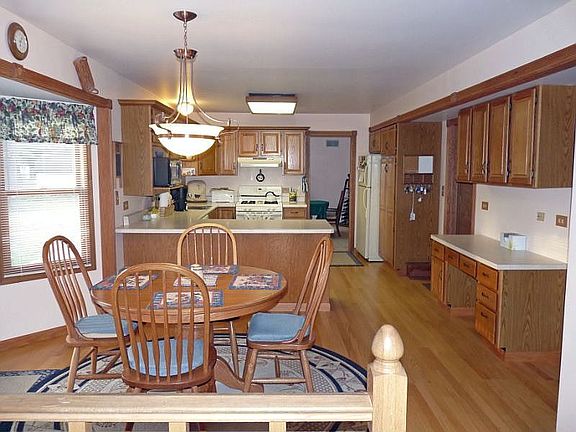 4th image of 5511 Oakwood Dr