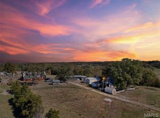 6933 Russell Rd, Hillsboro, MO 63050
