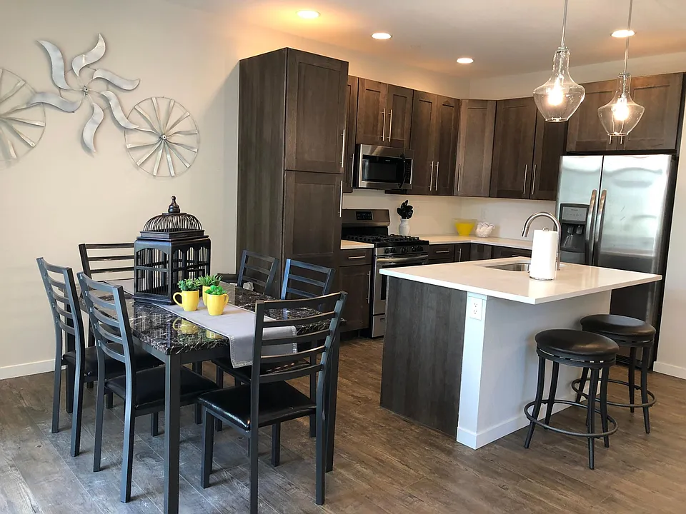 dining/kitchen