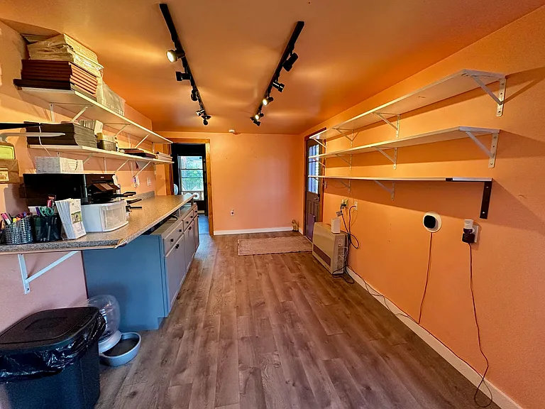107 Franklin St #D — Photo 16