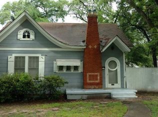 1111 E Houston Ave, Crockett, TX 75835