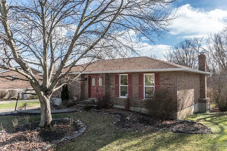 1st image of 542 Village Dr