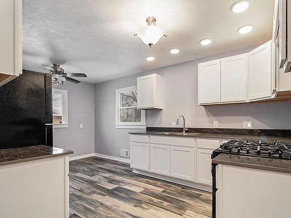 5th image of 837 Huey St