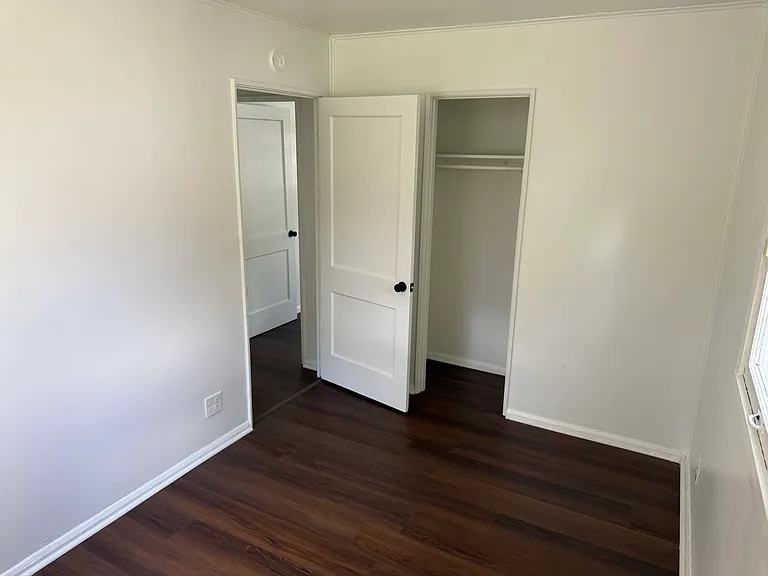 921 Giddings St — Photo 5
