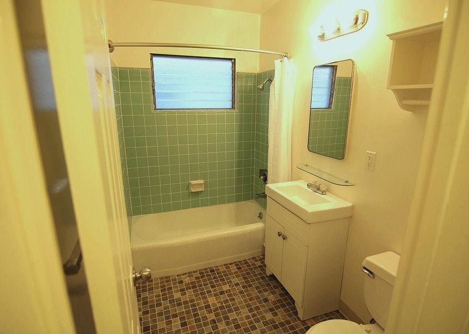 1st image of 1515 Beloit Ave APT 7