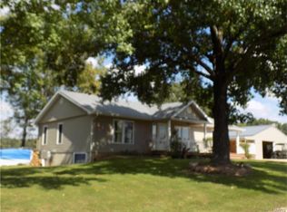696-698 Diekroeger Ln, Gerald, MO 63037