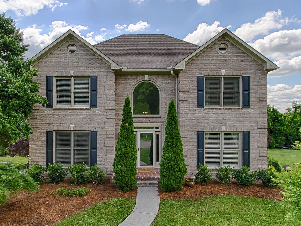 1st image of 902 Trent Ln