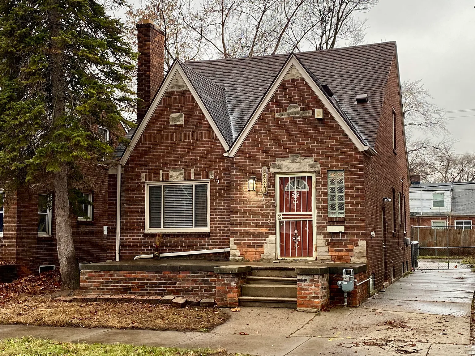 15881 Manor St. - - — Photo 1