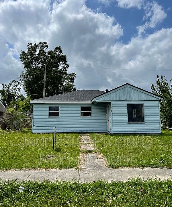 1st image of 1900 9th Ave