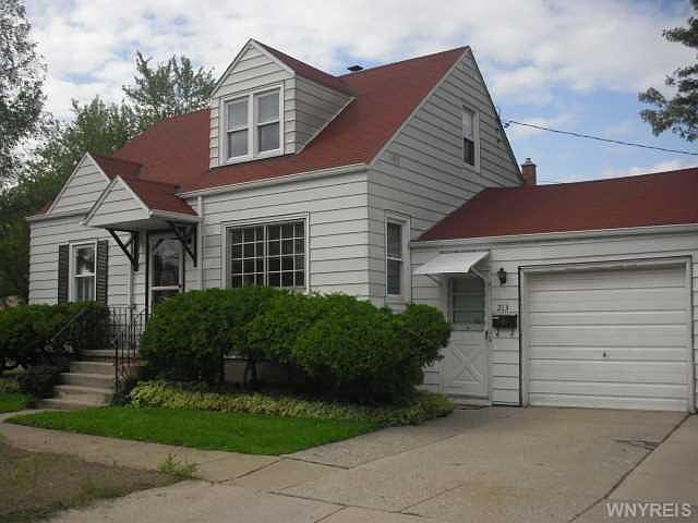 1st image of 213 Wellington Ave