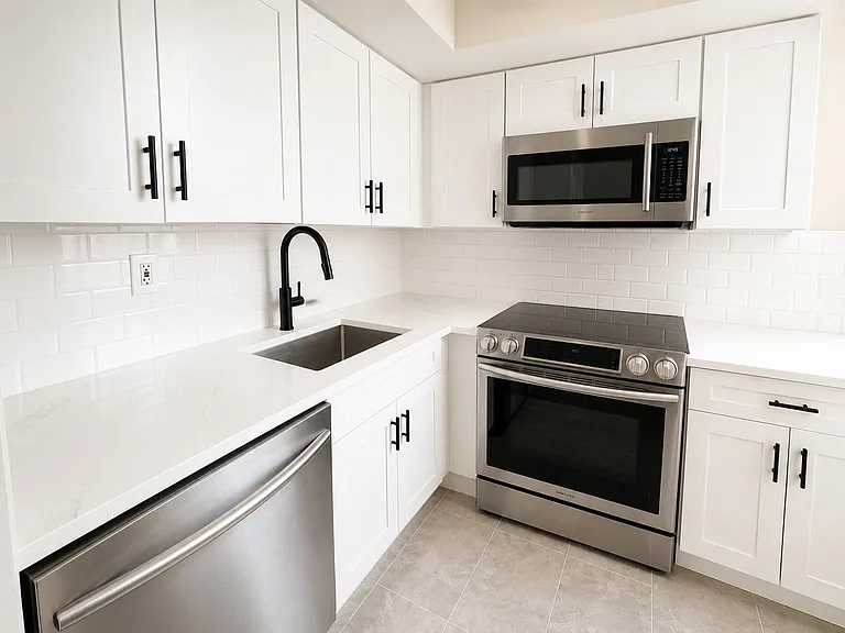 6816 Bellevue Ave #3A — Photo 2