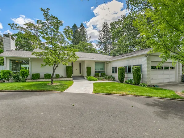 242 Valley View Dr, Medford, OR 97504