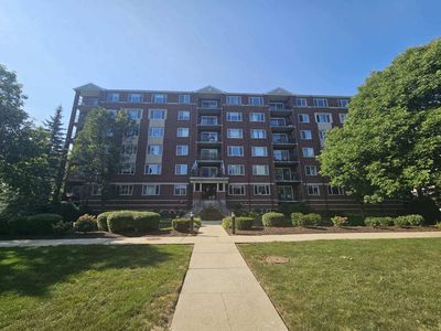 31 E Grove St APT 707, Lombard, IL, 60148
