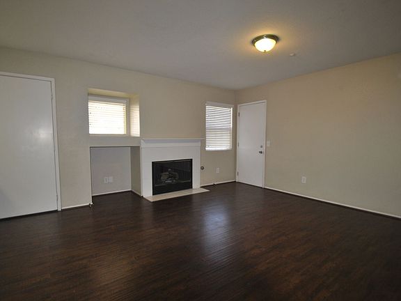 4th image of 11329 Jacaranda Cir