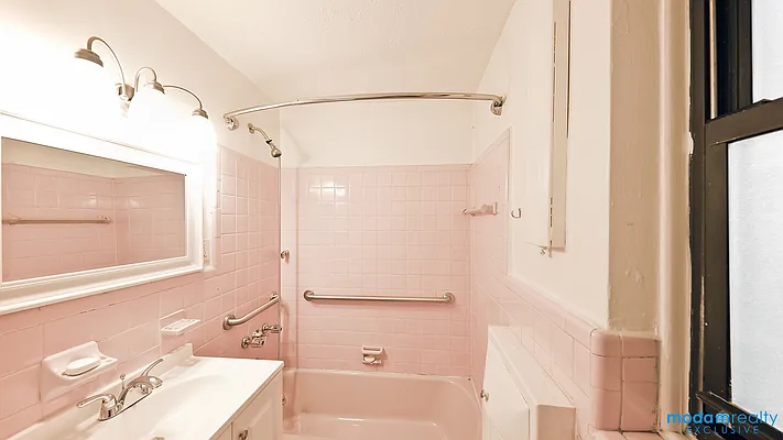 Sold by Moda Realty | media 12