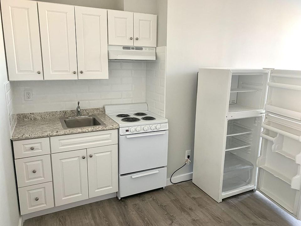 1st image of 230 E Broadway #6DDD